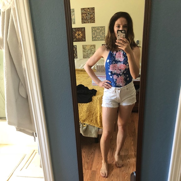 Swimsuit/bodysuit with Adjustable neckline - Picture 3 of 8